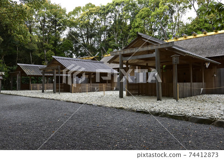 Ise Jingu, Naiku Betsumiya, Tsukiyomi-no-miya (Tsukiyomi-no-miya), Isanagi-miya, and Isana-ya-miya Ise Jingu, Naiku Betsumiya, Tsukiyomi-no-miya (Tsukiyomi-no-miya), Isanagi-miya, and Isana-ya-miya 74412873
