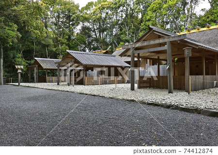 Ise Jingu, Naiku Betsumiya, Tsukiyomi-no-miya (Tsukiyomi-no-miya), Isanagi-miya, and Isana-ya-miya Ise Jingu, Naiku Betsumiya, Tsukiyomi-no-miya (Tsukiyomi-no-miya), Isanagi-miya, and Isana-ya-miya 74412874