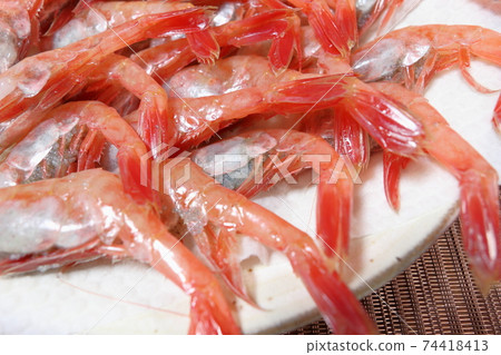 居家般簡單的服務“帶孩子的粉紅蝦生魚片” 居家般簡單的服務“帶孩子的粉紅蝦生魚片” 74418413