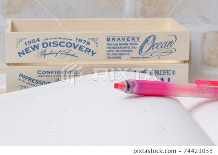 Line marker, stationery, highlighter, stationery, study, school, notebook, writing utensils, pen, student, water-based pen, writing 74421033