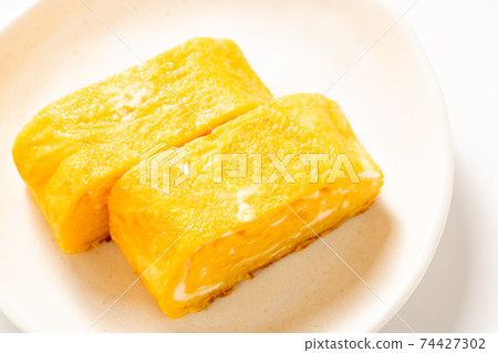 Fried egg. 74427302