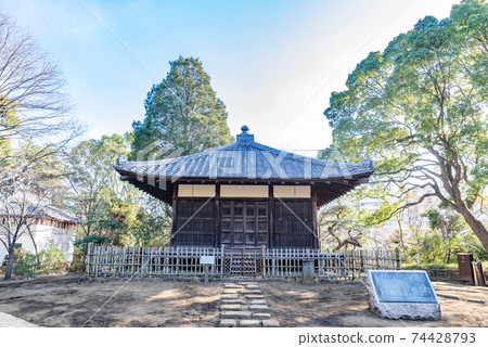 日本東京中野區哲學堂公園(風景秀麗)四個大教堂 日本東京中野區哲學堂公園(風景秀麗)四個大教堂 74428793