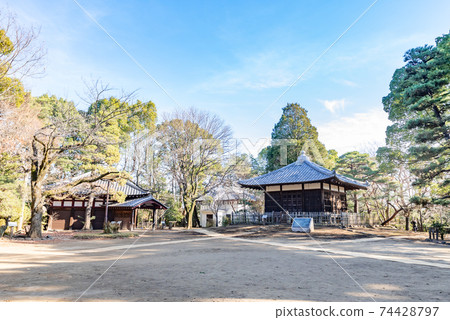 日本東京中野區哲學堂公園(風景秀麗)四個大教堂 日本東京中野區哲學堂公園(風景秀麗)四個大教堂 74428797