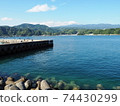 人們在西伊豆港釣魚 74430299