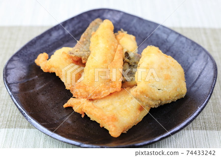 Deep-fried delicious flatfish Deep-fried delicious flatfish 74433242