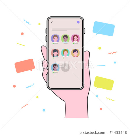 手中拿著智能手機的SNS屏幕 74433348
