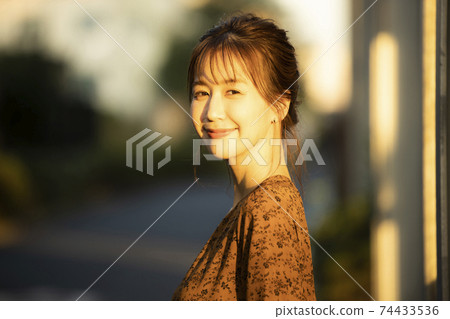 西喜和婦女 74433536