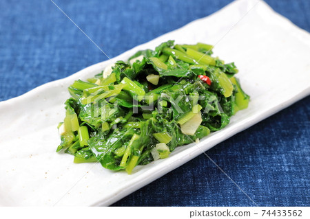 Stir-fried turnip leaves Stir-fried turnip leaves 74433562