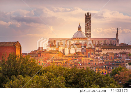 Siena Cathedral, sunset view, Tuscany, Italy 74433575
