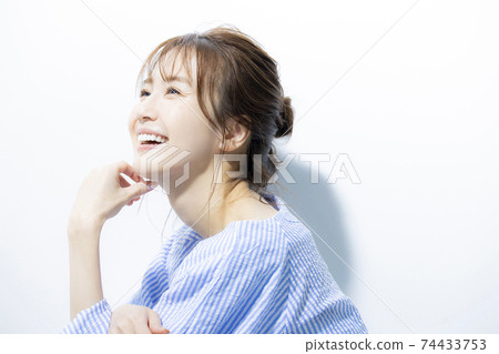 美女形象陽光 74433753