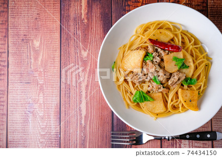 Japanese-style pasta soy sauce flavored wood grain table fork 74434150