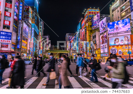 Tokyo landscape of Japan Akihabara, Tokyo under the state of emergency. The same number of people as before Corona ... = February 10, 2021 Tokyo landscape of Japan Akihabara, Tokyo under the state of emergency. The same number of people as before Corona ... = February 10, 2021 74437683