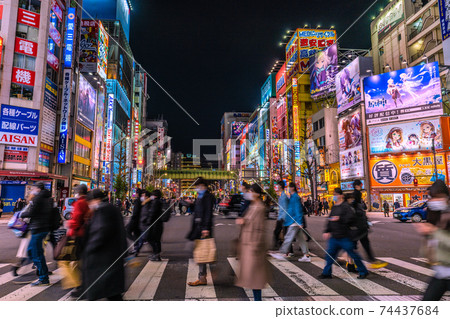 Tokyo landscape of Japan Akihabara, Tokyo under the state of emergency. The same number of people as before Corona ... = February 10, 2021 Tokyo landscape of Japan Akihabara, Tokyo under the state of emergency. The same number of people as before Corona ... = February 10, 2021 74437684