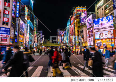 Tokyo landscape of Japan Akihabara, Tokyo under the state of emergency. The same number of people as before Corona ... = February 10, 2021 Tokyo landscape of Japan Akihabara, Tokyo under the state of emergency. The same number of people as before Corona ... = February 10, 2021 74437685
