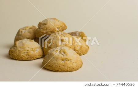 Closeup round butter biscuits. Cookies on a colored background. Dessert, sweetness, lunch 74440586