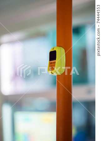 [Vertical position] Bus get-off button 74444553