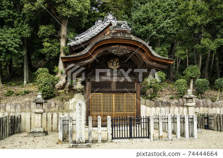 大阪府南川町地區大石鎮大石墓英福寺磯町墓 大阪府南川町地區大石鎮大石墓英福寺磯町墓 74444664