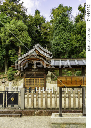 Eifukuji Isocho Tomb, Taishi Tomb, Taishi Town, Minamikawachi District, Osaka Prefecture 74444682