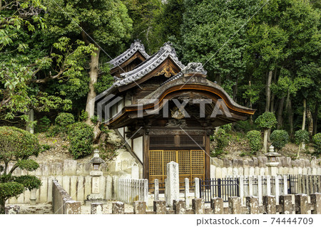 大阪府南川町地區大石鎮大石墓英福寺磯町墓 大阪府南川町地區大石鎮大石墓英福寺磯町墓 74444709