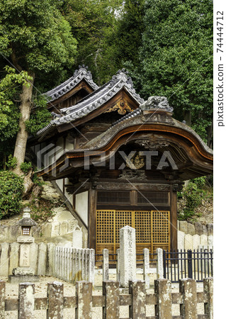 大阪府南川町地區大石鎮大石墓英福寺磯町墓 大阪府南川町地區大石鎮大石墓英福寺磯町墓 74444712