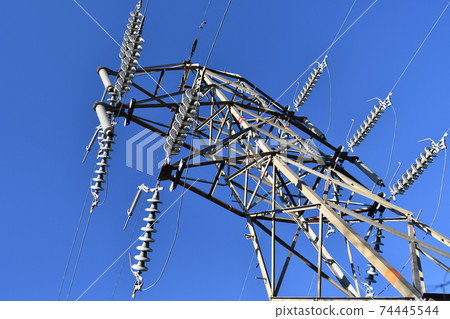 藍天和輸電塔 藍天和輸電塔 74445544