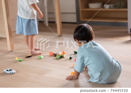 Playing lonely with only children 74445550
