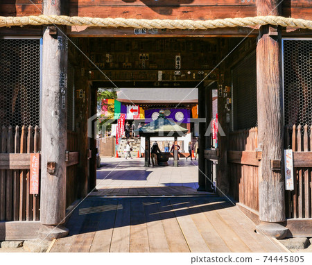 Tokyo Takahata Fudoson Kongoji Temple Niomon and Fudodo 74445805
