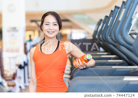 Women's fitness sports gym exercise Women's fitness sports gym exercise 74447124