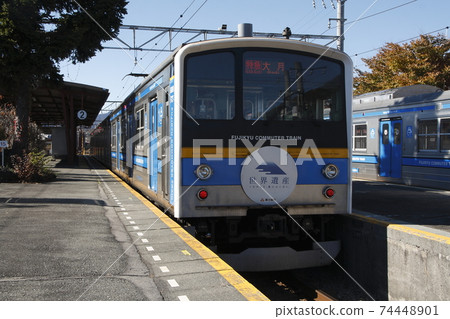 [FJ] 富士急行線6000系列列車（特急富士山：大月⇔河口湖） 74448901