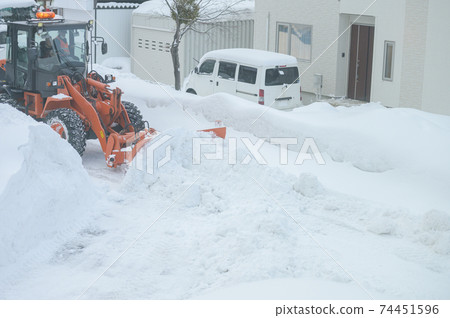 除雪工作 74451596