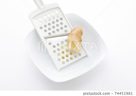 Grated ginger Grated ginger 74451981