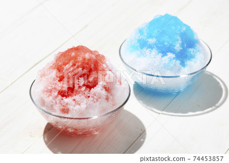 蓬鬆刨冰白板背景 74453857