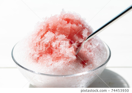 Fluffy shaved ice Fluffy shaved ice 74453930