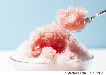 Fluffy shaved ice Fluffy shaved ice 74453934