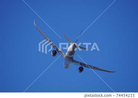 A350-900起飛後右轉 A350-900起飛後右轉 74454215