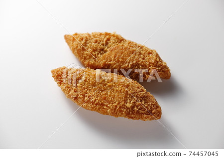 Fried white fish 74457045