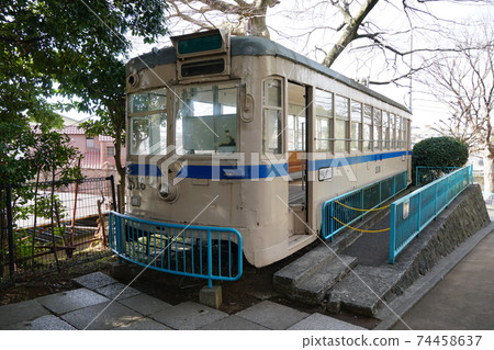 Nogeyama Zoo Yokohama City Tram (1518) 74458637