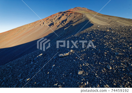 從會營山眺望的富士山峰和會營火山口 從會營山眺望的富士山峰和會營火山口 74459192