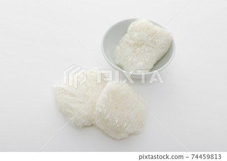 White rice before freezing 74459813