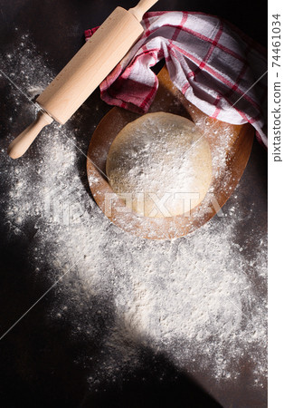 Homemade wholemeal dough for bread. Easy Cooking of healthy bread from alternative flours. 74461034