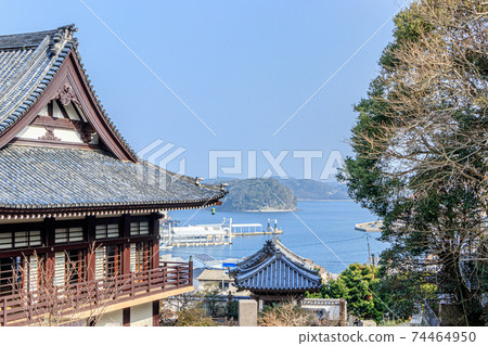 Mizuunji Temple and the Sea of Hirado, Hirado City, Nagasaki Prefecture Mizuunji Temple and the Sea of Hirado, Hirado City, Nagasaki Prefecture 74464950