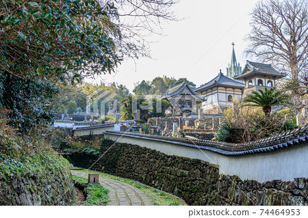 Road where temples and churches can be seen (winter) Hirado Xavier Memorial Church and Zuiunji Temple Hirado City, Nagasaki Prefecture Road where temples and churches can be seen (winter) Hirado Xavier Memorial Church and Zuiunji Temple Hirado City, Nagasaki Prefecture 74464953