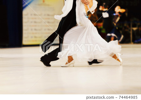 couple dancers man and woman 74464985