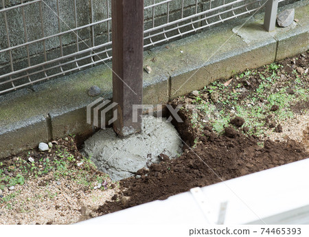 用混凝土加固支柱 74465393