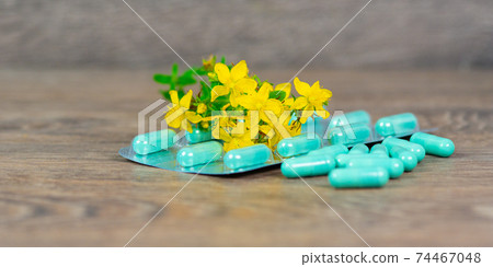 organic herbal vitamins in green capsules organic herbal vitamins in green capsules 74467048