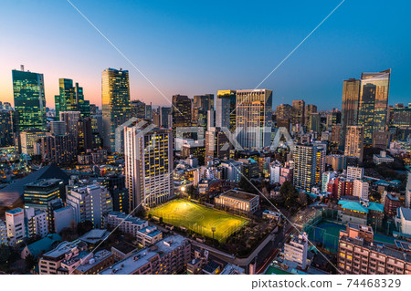 俯瞰東京都上谷町等辦公樓的日本東京城市景觀 俯瞰東京都上谷町等辦公樓的日本東京城市景觀 74468329