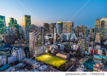 俯瞰東京都上谷町等辦公樓的日本東京城市景觀 俯瞰東京都上谷町等辦公樓的日本東京城市景觀 74468330
