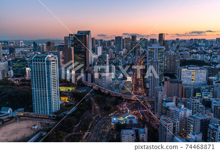 俯瞰赤板橋,東京和櫻田通周圍城市景觀的日本東京城市景觀 俯瞰赤板橋,東京和櫻田通周圍城市景觀的日本東京城市景觀 74468871