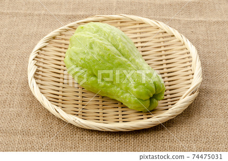 Hayatouli Hayatouli 74475031