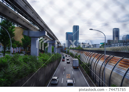 Scenery over the fence overlooking the Chugoku Expressway, the Osaka Central Circular Route, and Senri Chuo, where the Osaka Monorail is located. Scenery over the fence overlooking the Chugoku Expressway, the Osaka Central Circular Route, and Senri Chuo, where the Osaka Monorail is located. 74475785